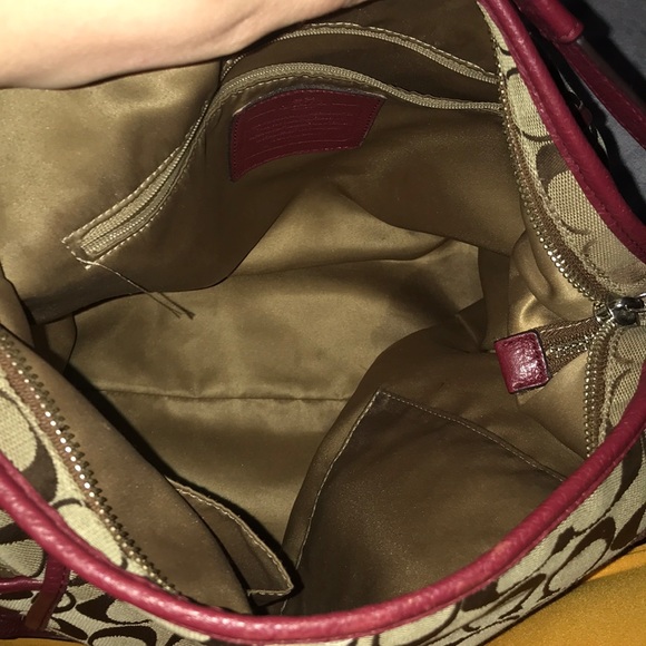 COACH Signature canvas LARGE Hobo - Picture 13 of 16